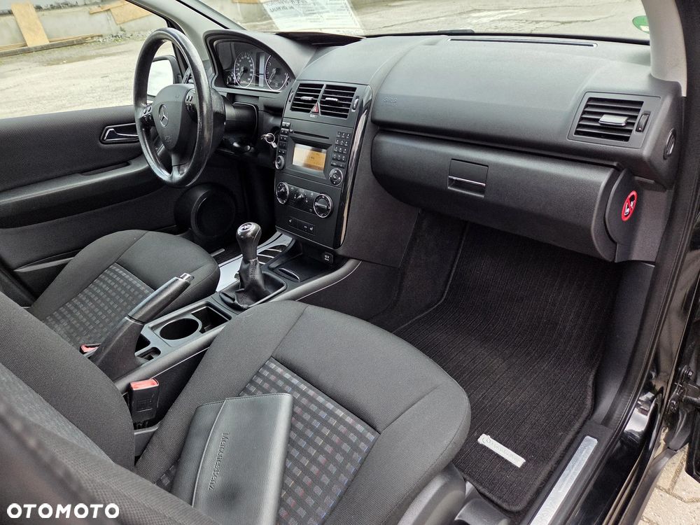 Mercedes-Benz Klasa A 160 BlueEFFICIENCY Elegance - 13