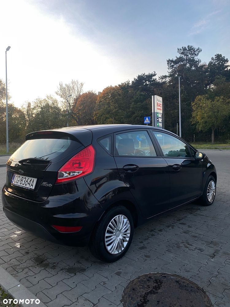 Ford Fiesta 2010 photo 5
