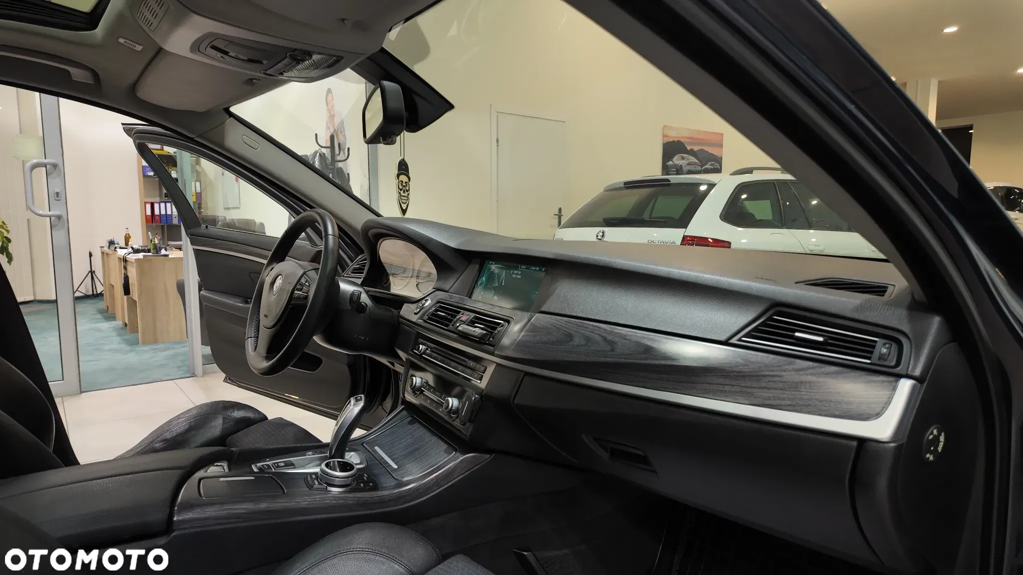 BMW Seria 5 520d - 25