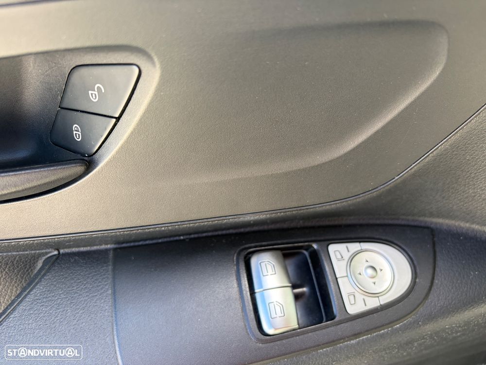 Mercedes-Benz Vito Tourer Extra-Longa Aut. PRO - 15