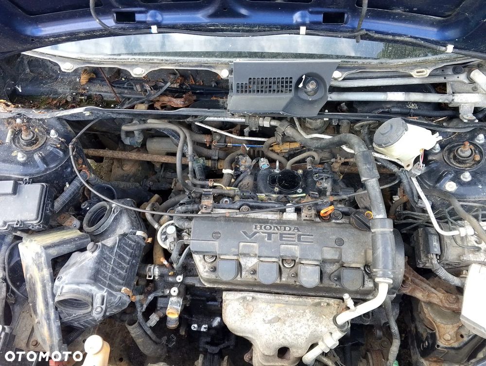 Honda Civic (00-04r.) 1.6B 114KM. Silnik D16Y5 Skrzynia 5MT. Cały na części GWARANCJA !!!!  Przód Tył Zestaw Komplet Drzwi Klapa Zderzak Błotnik Maska Grill Atrapa Szyba Pas Lampa Lusterko Boczki Fotel Kanapa Kokpit Deska Rozdzielcza Przełącznik Włącznik Sterownik Przewody Wiązka Instalacja Moduł Komputer Czujnik Listwa Pompa Alternator Wtryski Głowica Rozrusznik Kompresor Sprzęgło Dwumas Silnik Skrzynia ABS Klimatyzacji Paliwa Wspomagania Kolektor Turbina Przepustnica Zawór Chłodnica Koło Hak Belka Sanki Zawieszenie Mcpherson Półoś Amortyzator Wydech Tłumik Zacisk Most - 6