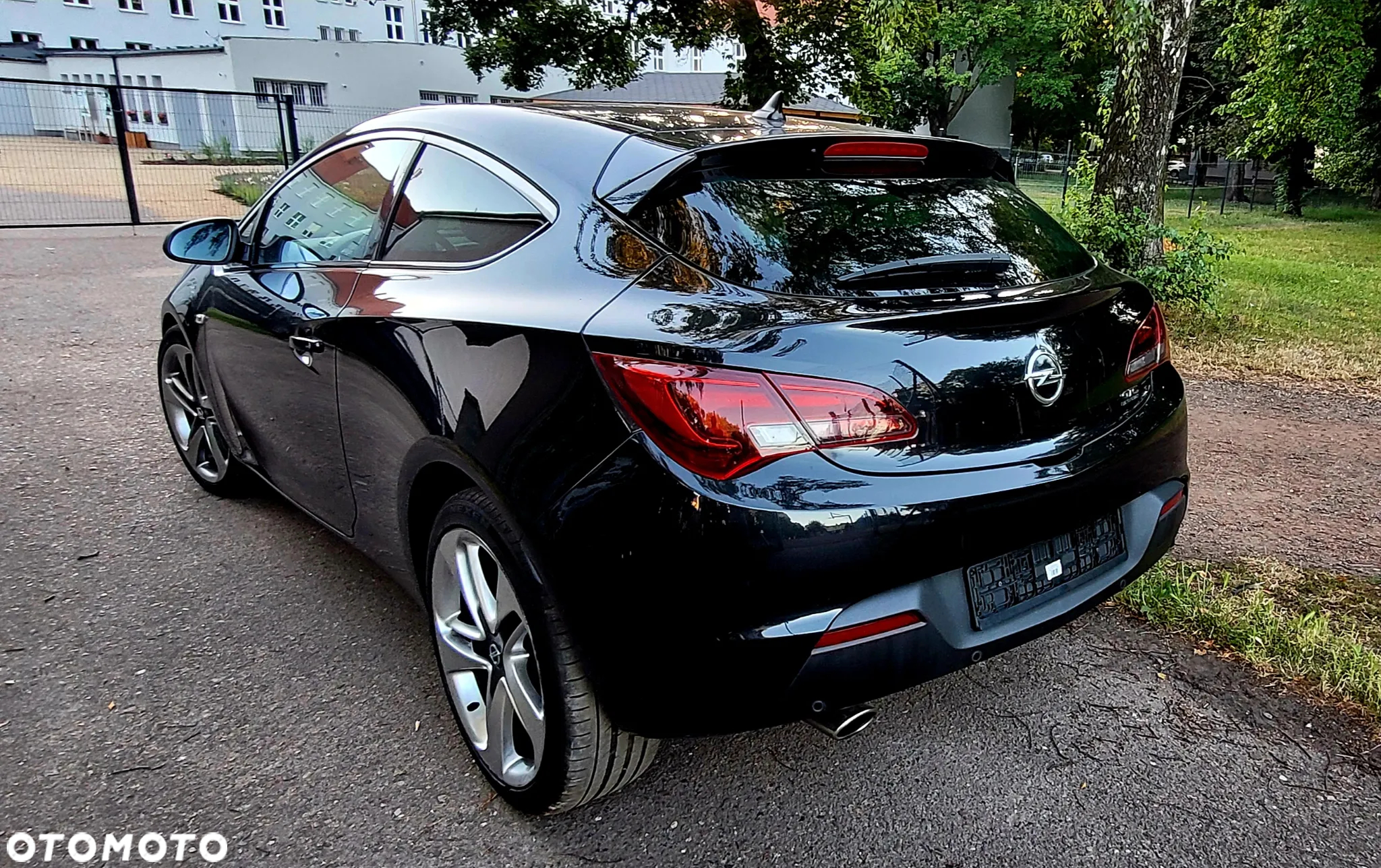 Opel Astra GTC 1.4 Turbo - 5