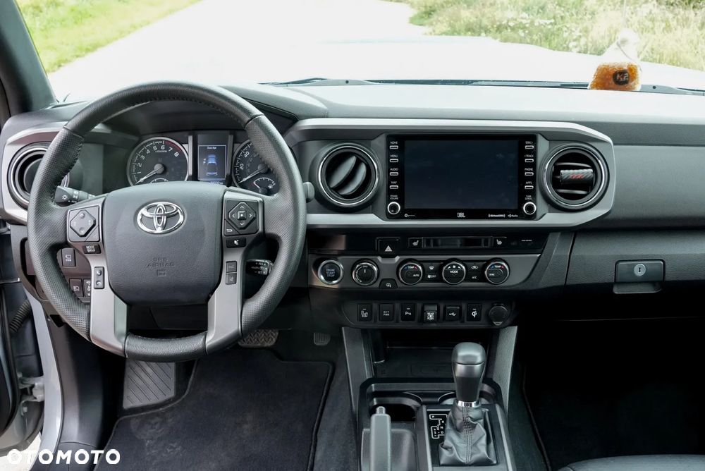 Toyota Tacoma - 17
