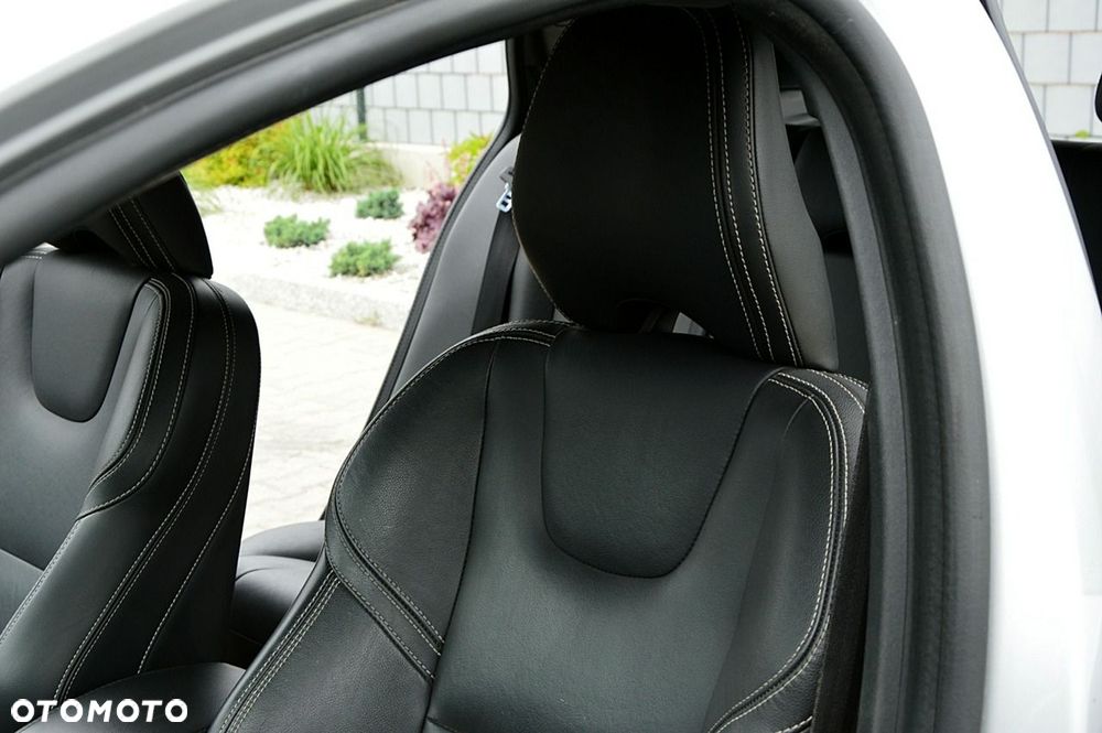 Volvo V60 D2 Drive-E Momentum - 23