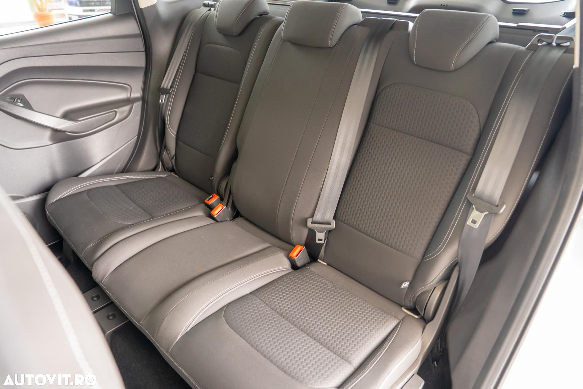 Ford Kuga 2.0 TDCi 2x4 Aut. Titanium - 15