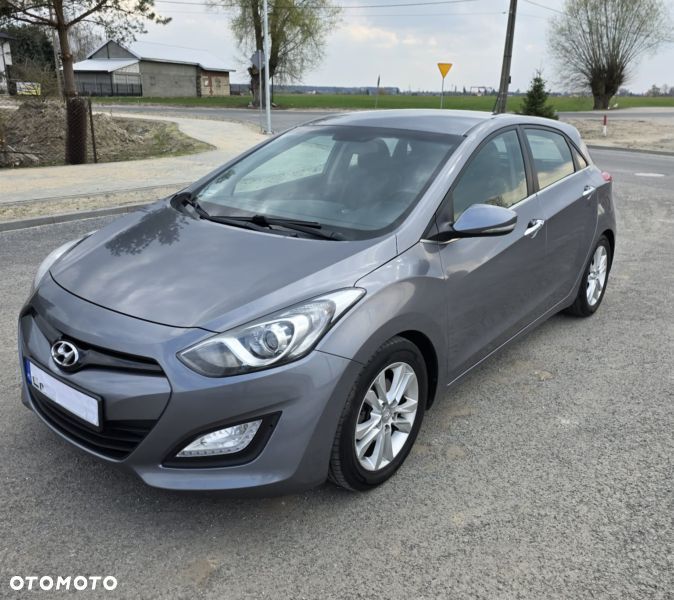 Hyundai i30 blue 1.6 CRDi YES Gold - 14