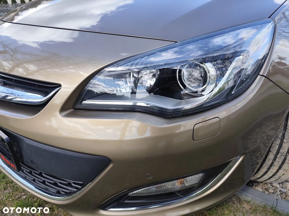 Opel Astra 2.0 CDTI DPF SportsTourer Style - 20