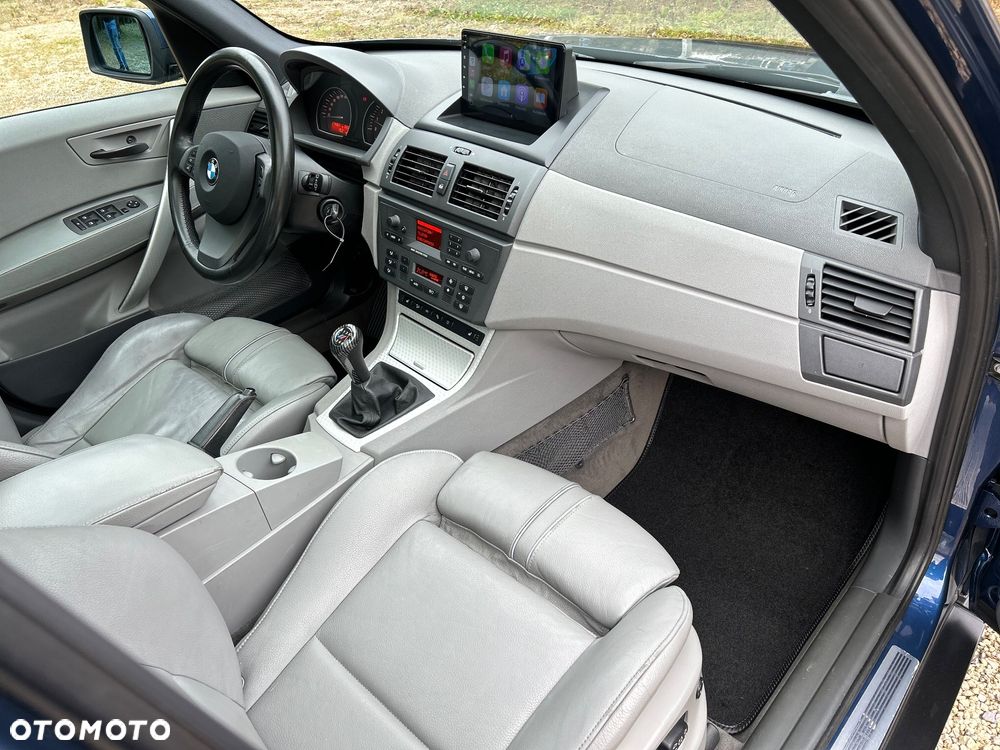 BMW X3 3.0i - 10