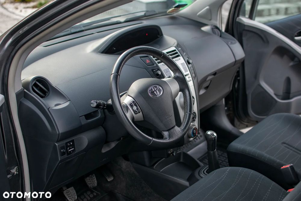 Toyota Yaris - 35