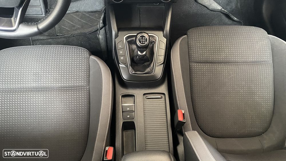 Ford Focus SW 1.5 TDCi EcoBlue Business - 10
