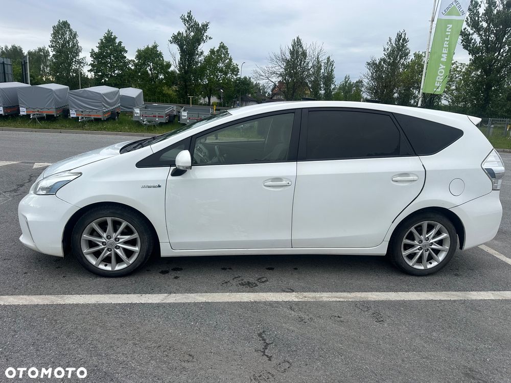 Toyota Prius+ (Hybrid) Life - 11