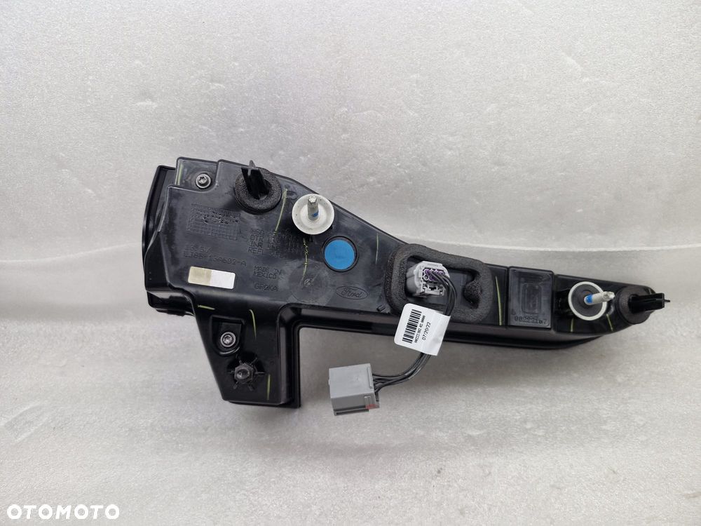 FORD MUSTANG MACH-E LED LAMPA PRAWA TYŁ W KLAPĘ LJ8B-13A602-A - 8