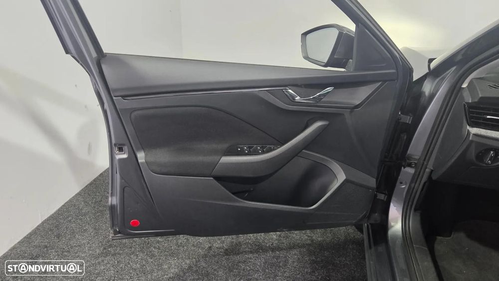 Skoda Kamiq 1.0 TSI Selection DSG - 34