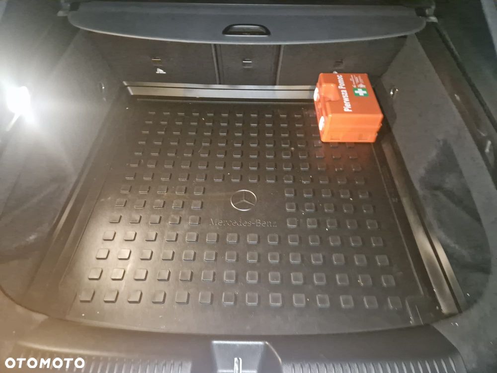 Mercedes-Benz CLA 220 4-Matic AMG Line 7G-DCT - 4