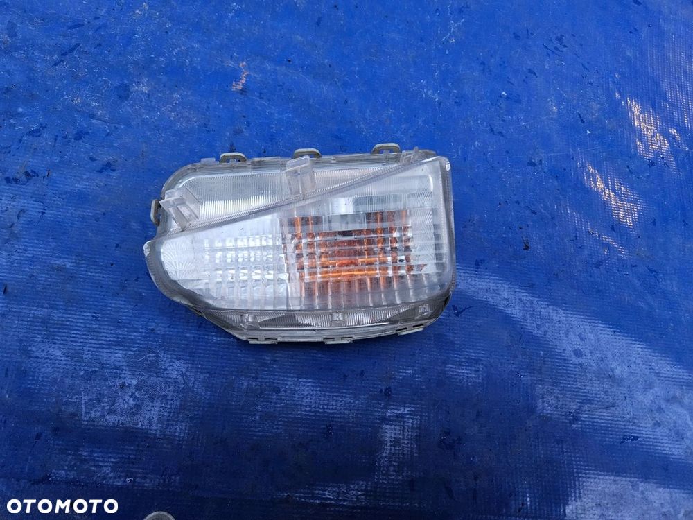 Toyota PRIUS III 12-15 kierunkowskaz LEWY - 1