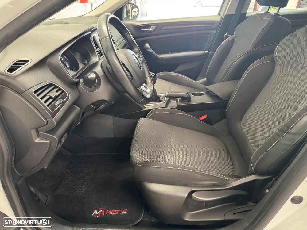 Renault Mégane 1.5 dCi Confort - 11