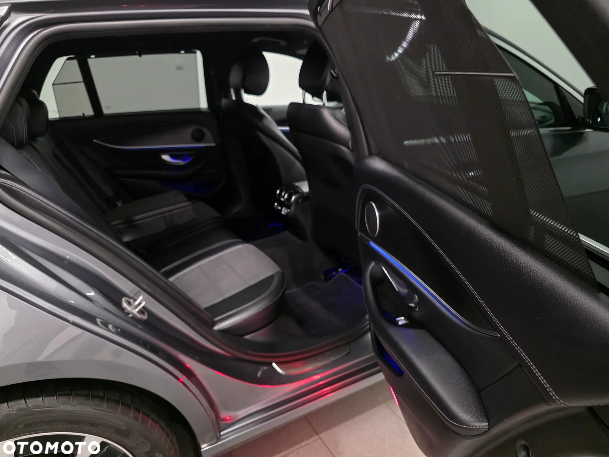 Mercedes-Benz Klasa E 300 d T 9G-TRONIC Exclusive - 33