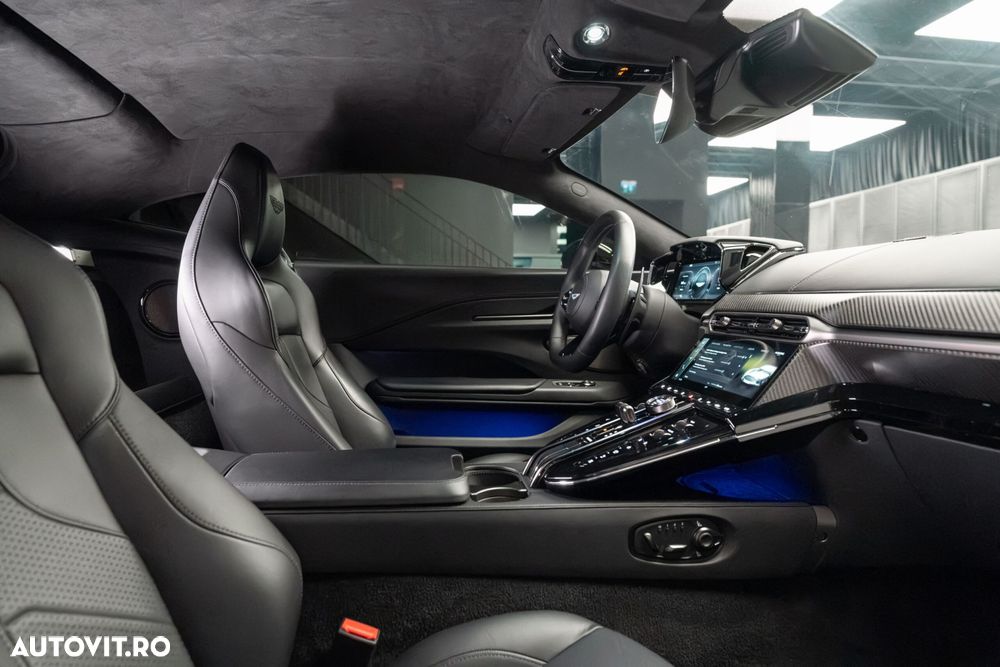 Aston Martin V8 Vantage - 31