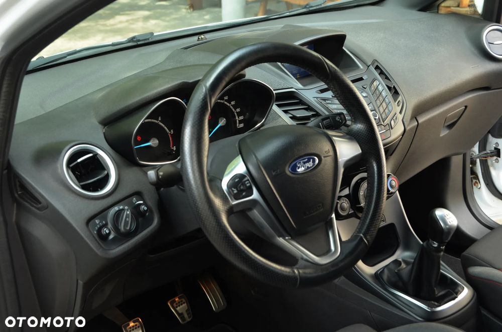 Ford Fiesta 1.5 TDCi ST&St Titanium - 28