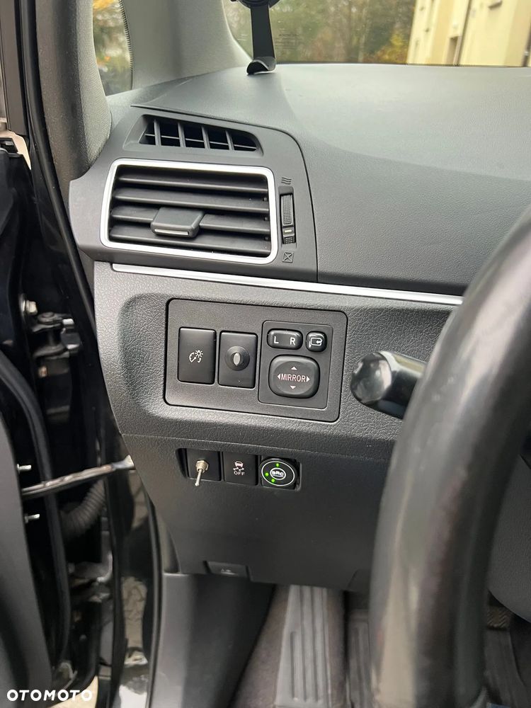 Toyota Verso 1.8 Premium 7os MS - 23