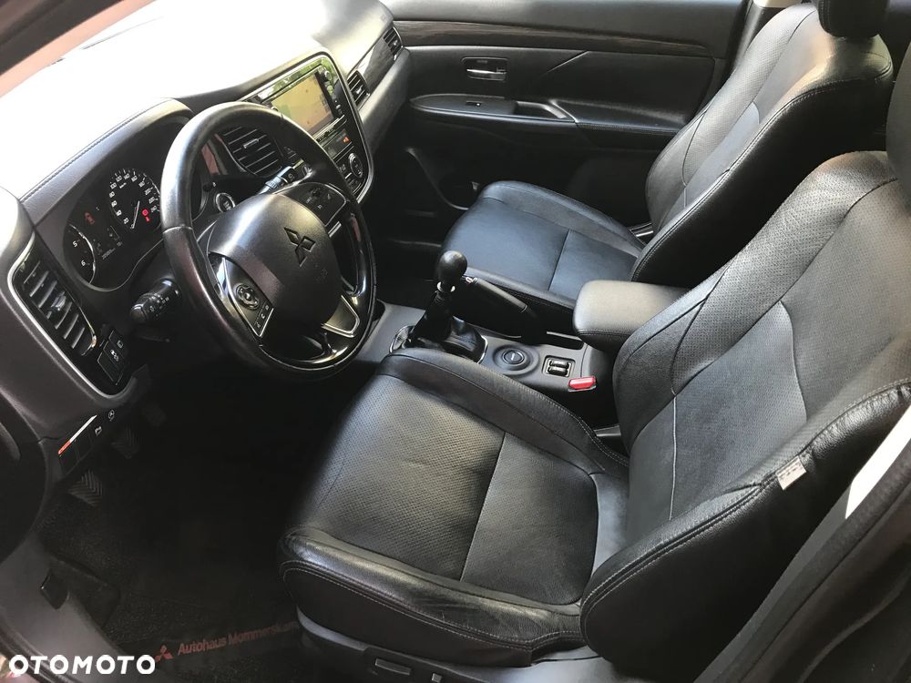 Mitsubishi Outlander 2.2 DI-D 4WD Diamant Edition - 20