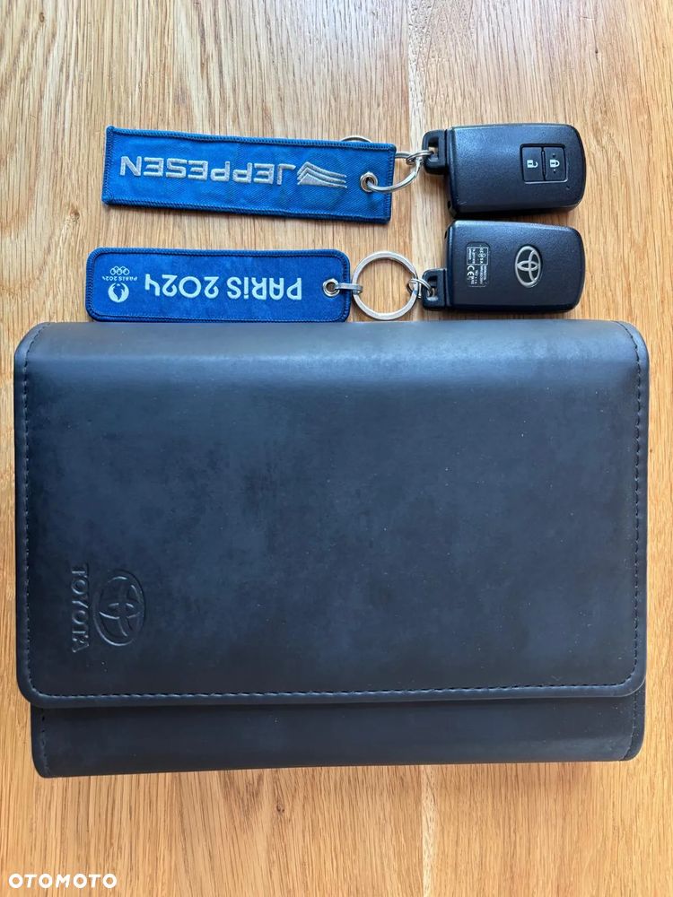 Toyota Auris 1.8 HSD Luna - 40