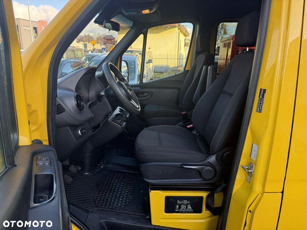Mercedes-Benz Sprinter - 9