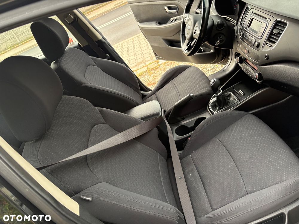 Kia Carens - 25