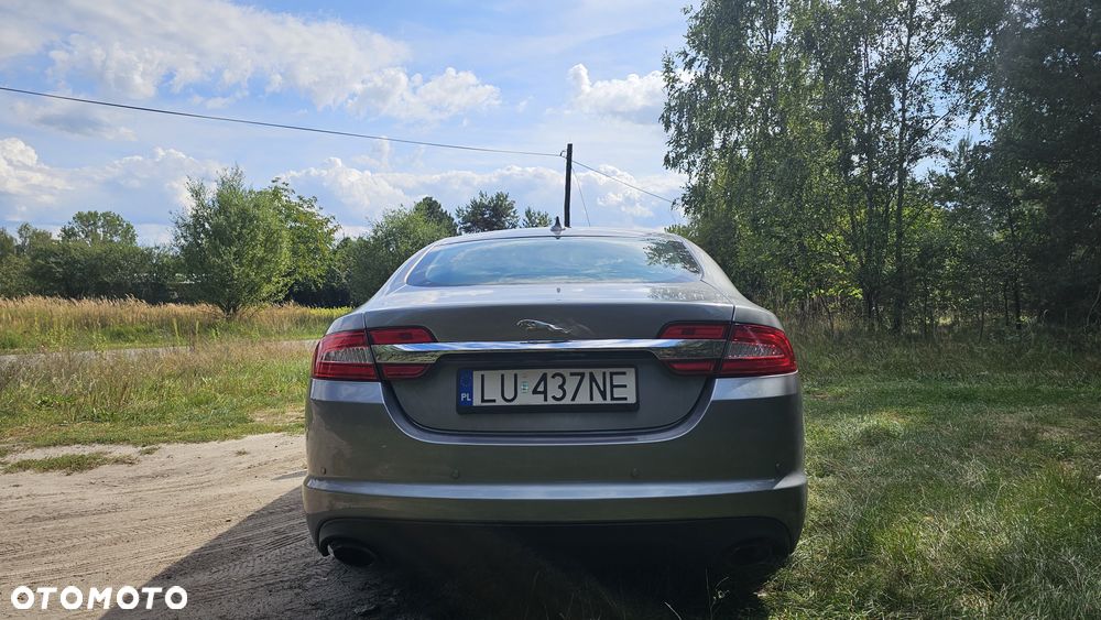 Jaguar XF 2.0 T Luxury - 7