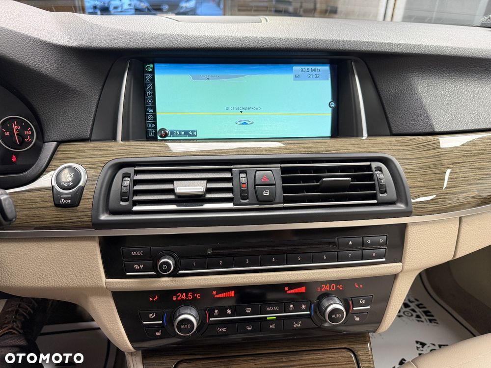 BMW Seria 5 520d xDrive Modern Line - 13