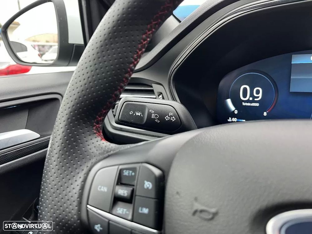 Ford Focus 1.0 EcoBoost MHEV ST-Line X Aut. - 17