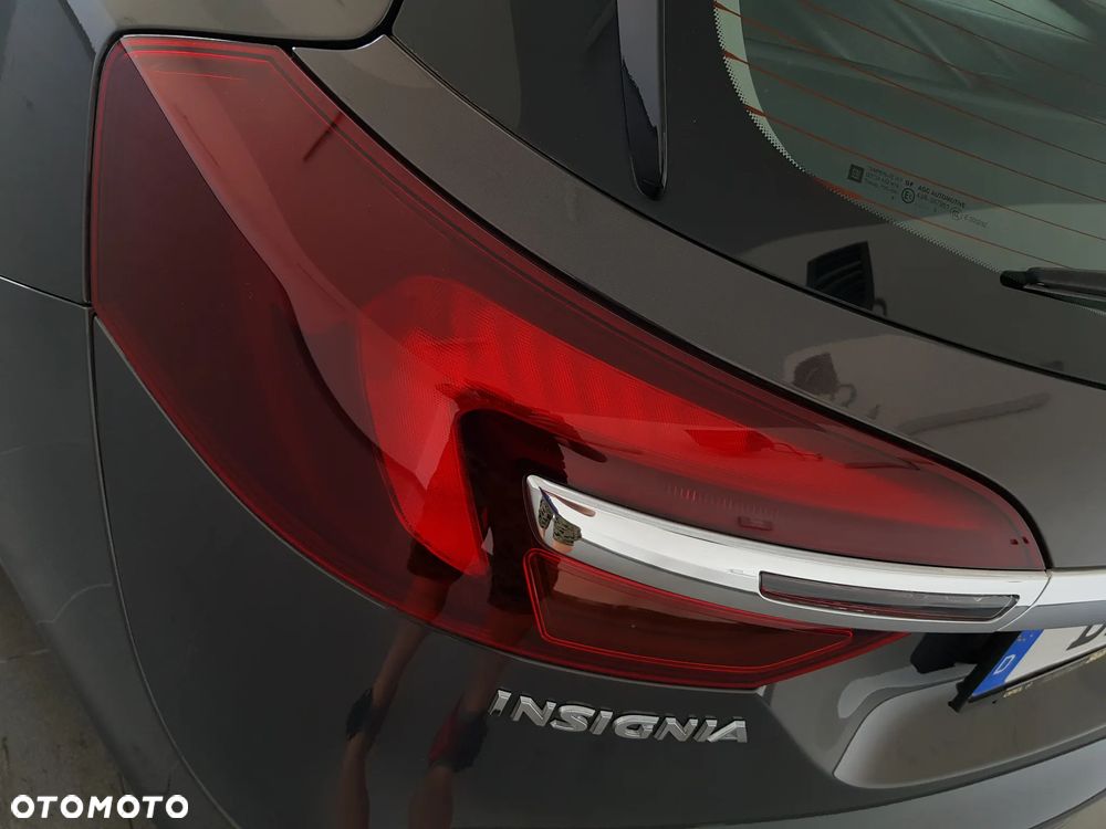 Opel Insignia Sports Tourer 2.0 Diesel Exclusive - 25