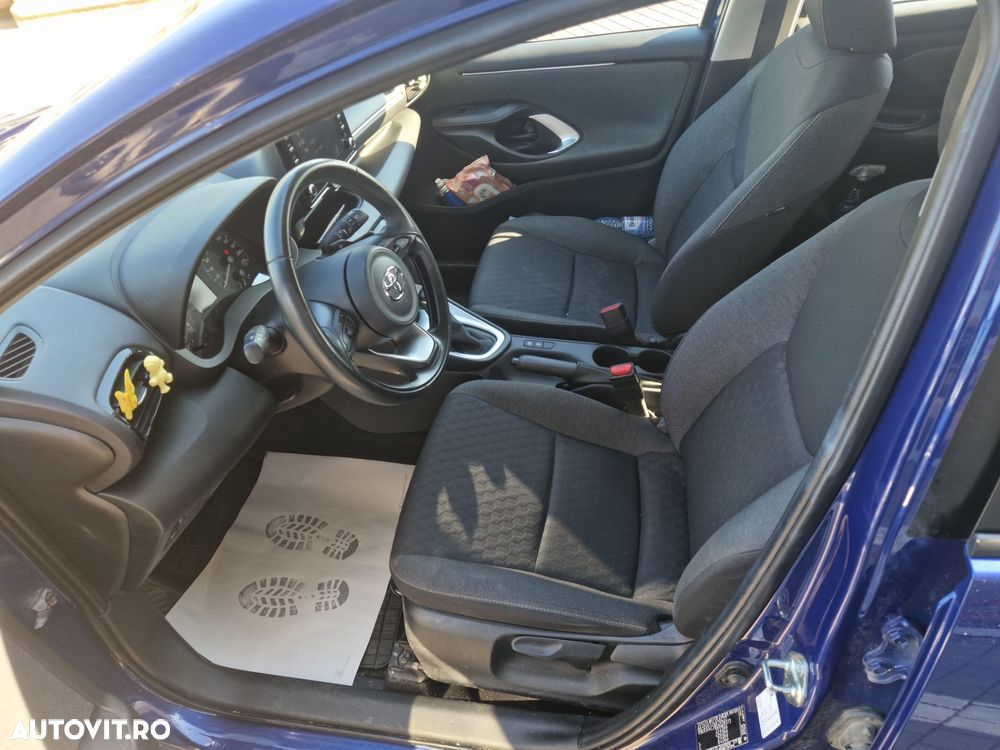Toyota Yaris 1.5 L CVT Active - 10