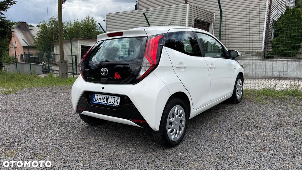 Toyota Aygo x-business - 15