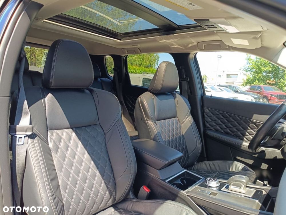 Mitsubishi Outlander - 22