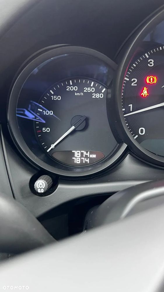 Porsche Macan T - 14