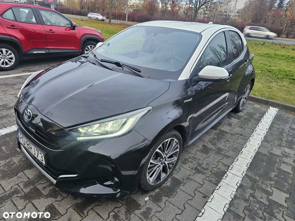 Toyota Yaris Hybrid 100 Selection - 3