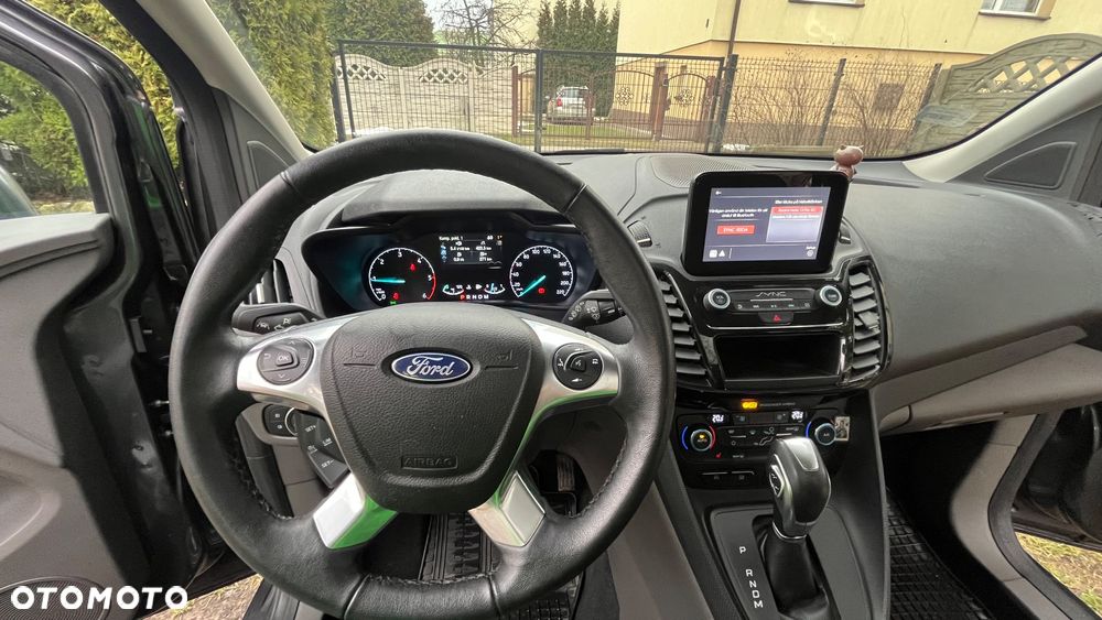 Ford Tourneo Connect Grand - 16