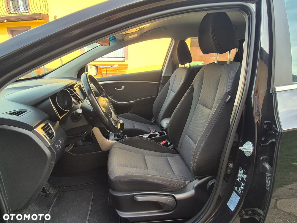 Hyundai i30 1.6 CRDi Premium - 13