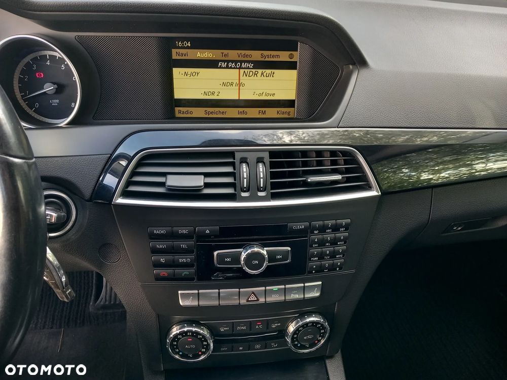 Mercedes-Benz Klasa C 180 BlueEFFICIENCY - 24