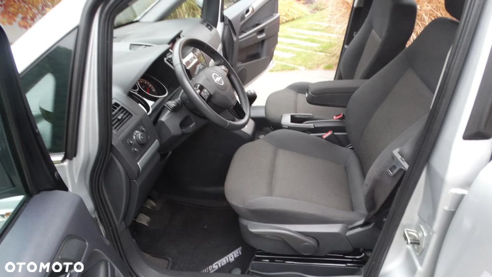Opel Zafira - 14