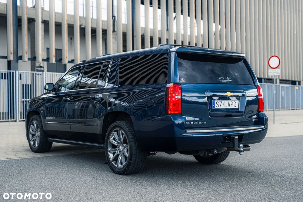 Chevrolet Suburban - 8