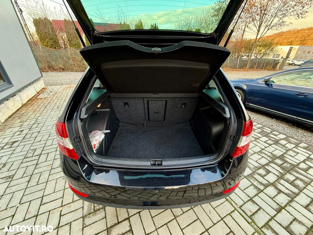 Skoda RAPID Spaceback 1.4 TSI DSG Style+ - 21