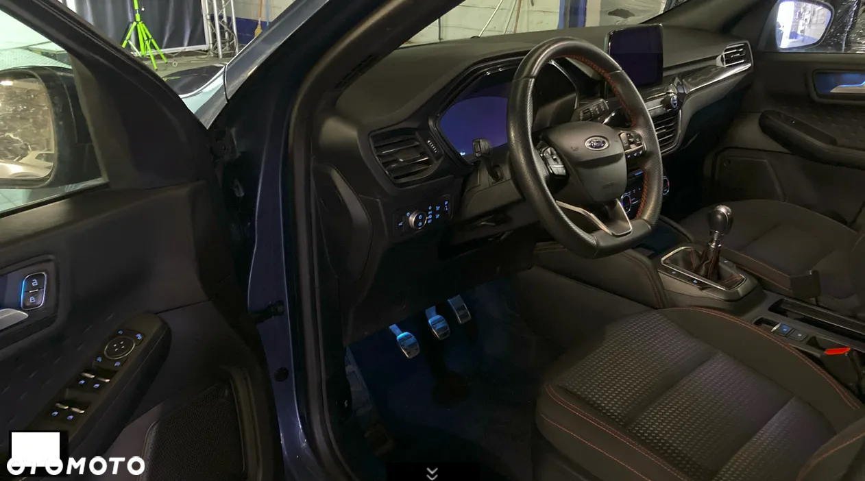 Ford Kuga 2.0 EcoBlue Hybrid ST-LINE - 32