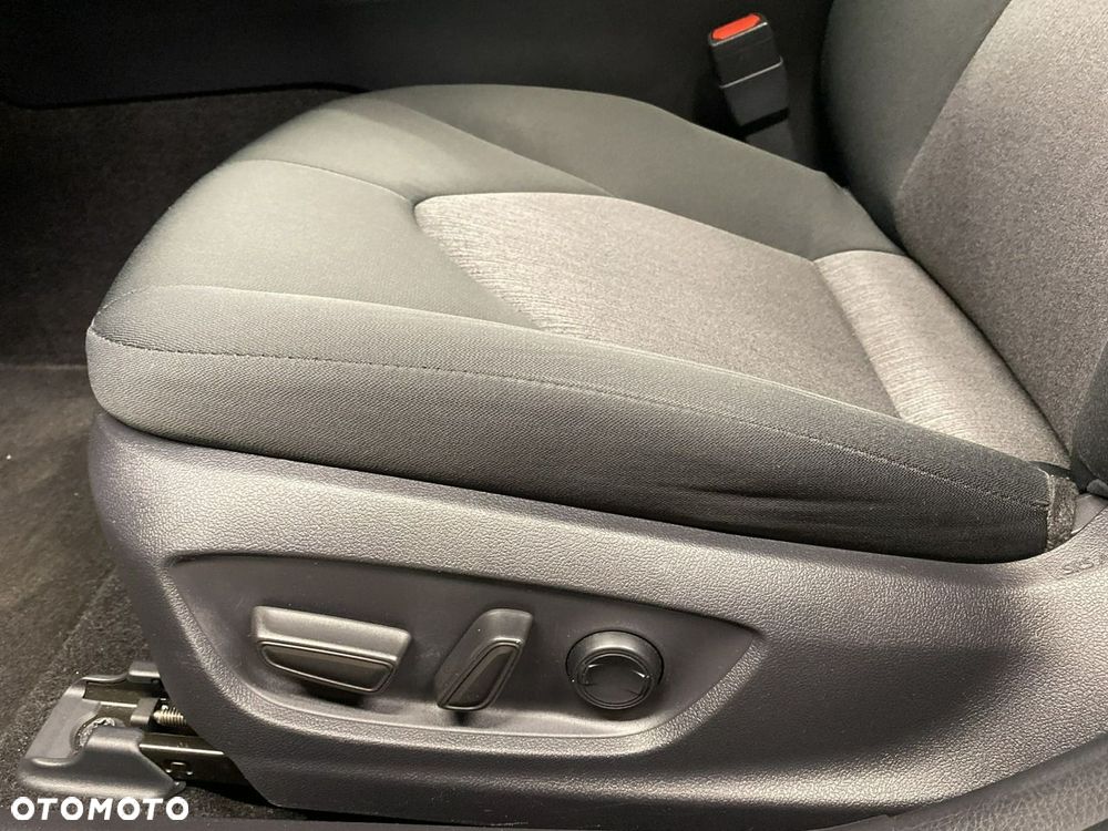 Toyota Camry - 19