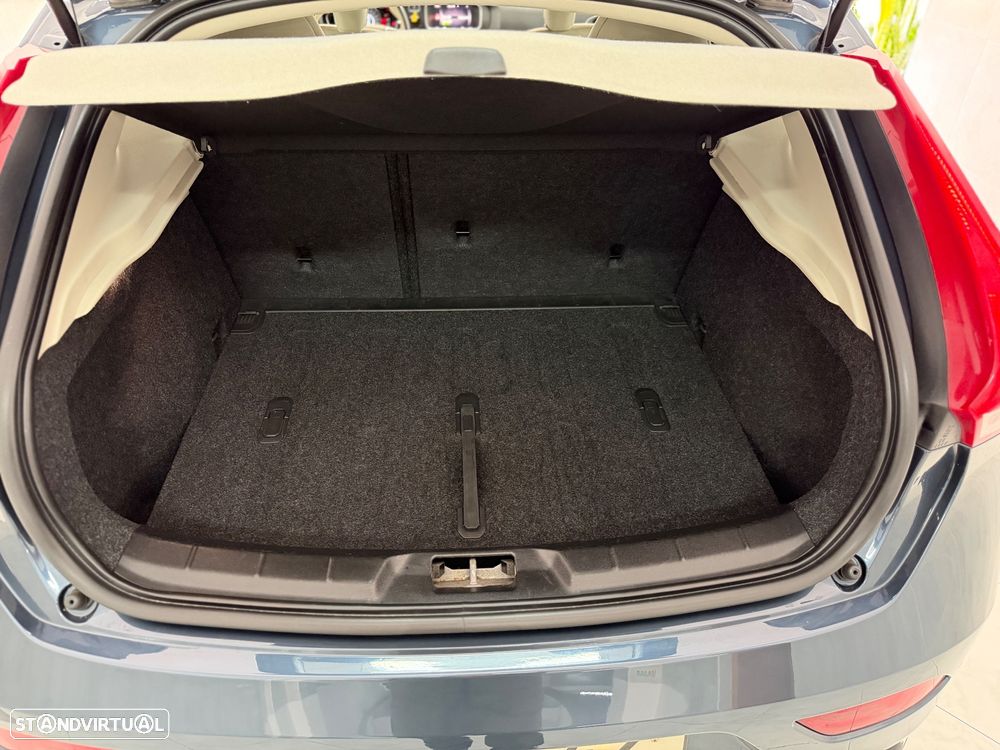 Volvo V40 2.0 D2 Momentum Geartronic - 31