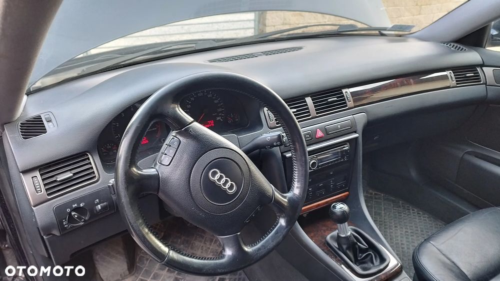 Audi A6 Avant 2.4 - 3