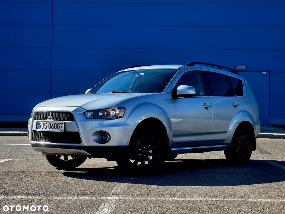 Mitsubishi Outlander - 1
