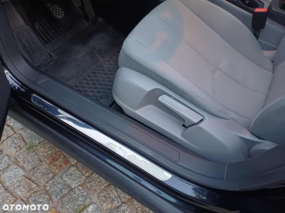 Volkswagen Passat 2.0 FSI Trendline - 27