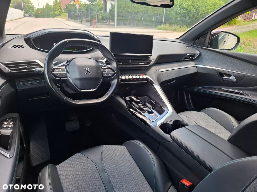 Peugeot 3008 1.6 PureTech Hybrid4 PHEV Allure Pack S&S EAT8 - 7
